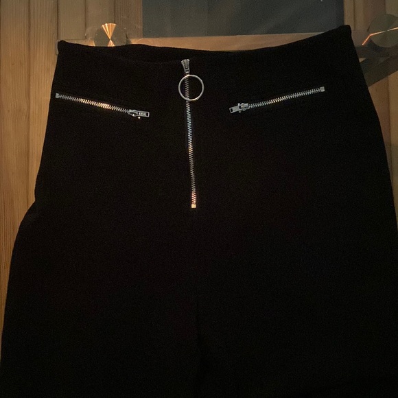 Never worn skinny pants - Picture 2 of 4